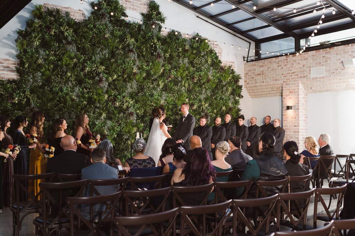 whimsical-wedding-photographer-nj-by-suess-moments-at-the-perona-farms-refinery