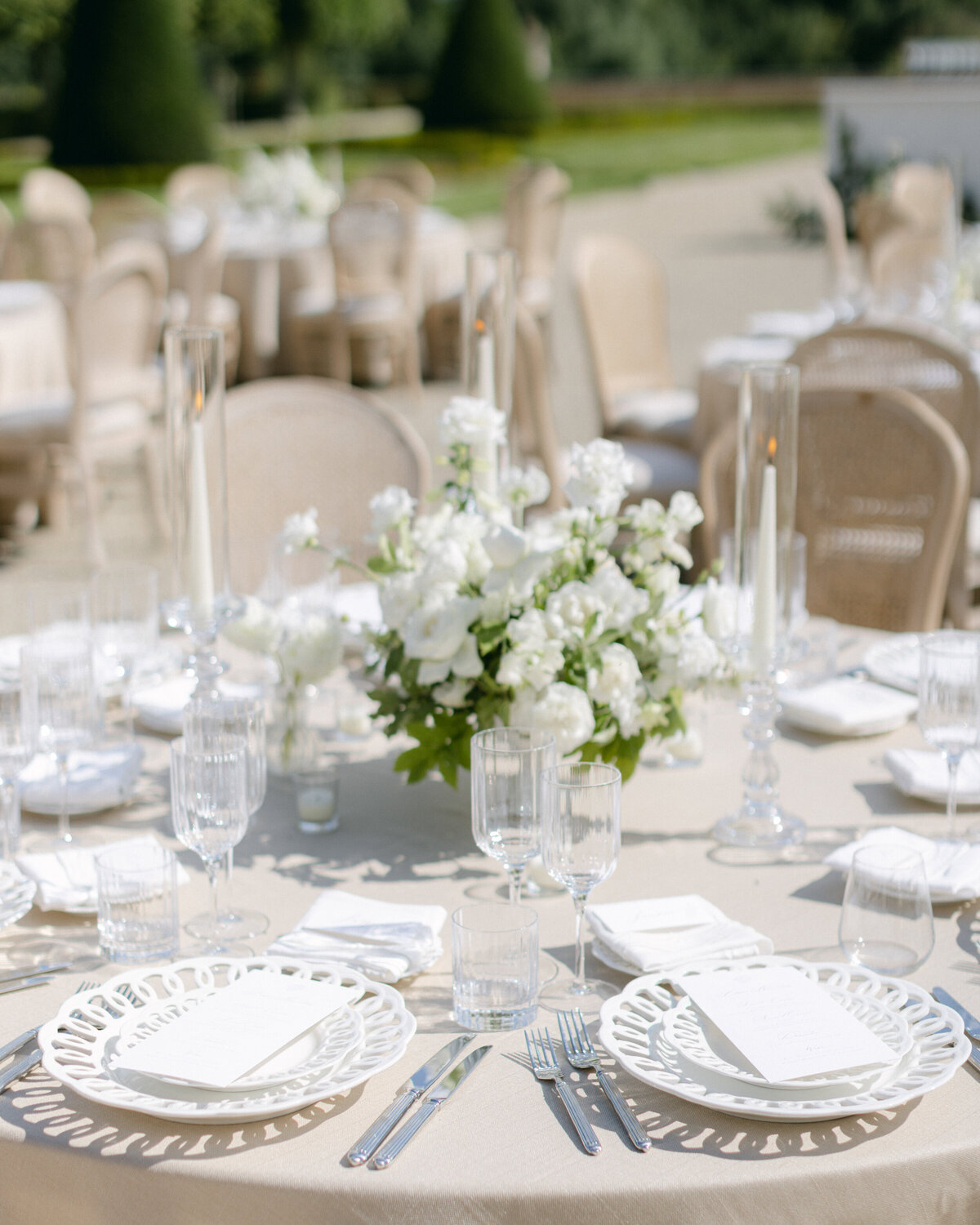 Chateau-de-Grand-Luce-wedding-florist-Floraison35