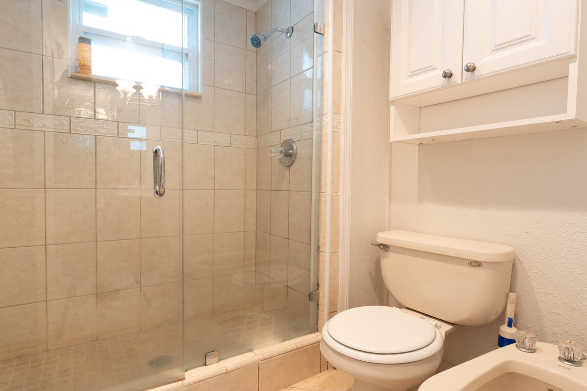 Bathroom 1 (3)