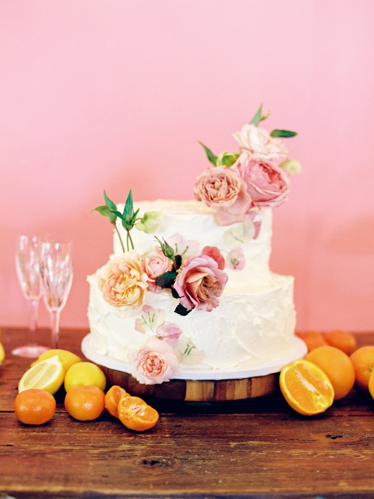 max-owens-design-bright-summer-wedding-20-small-cake