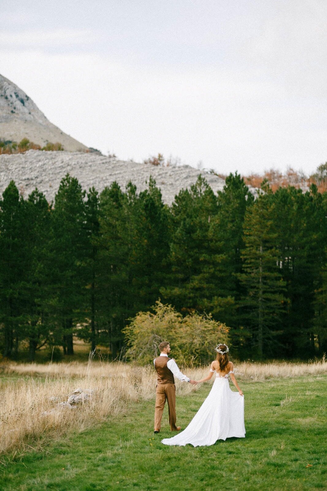 E8-Engagement-Photoshoot-In-the-mountains-with-horses-Ruslan-and-Kristina-2017-09-24-2500px-1032
