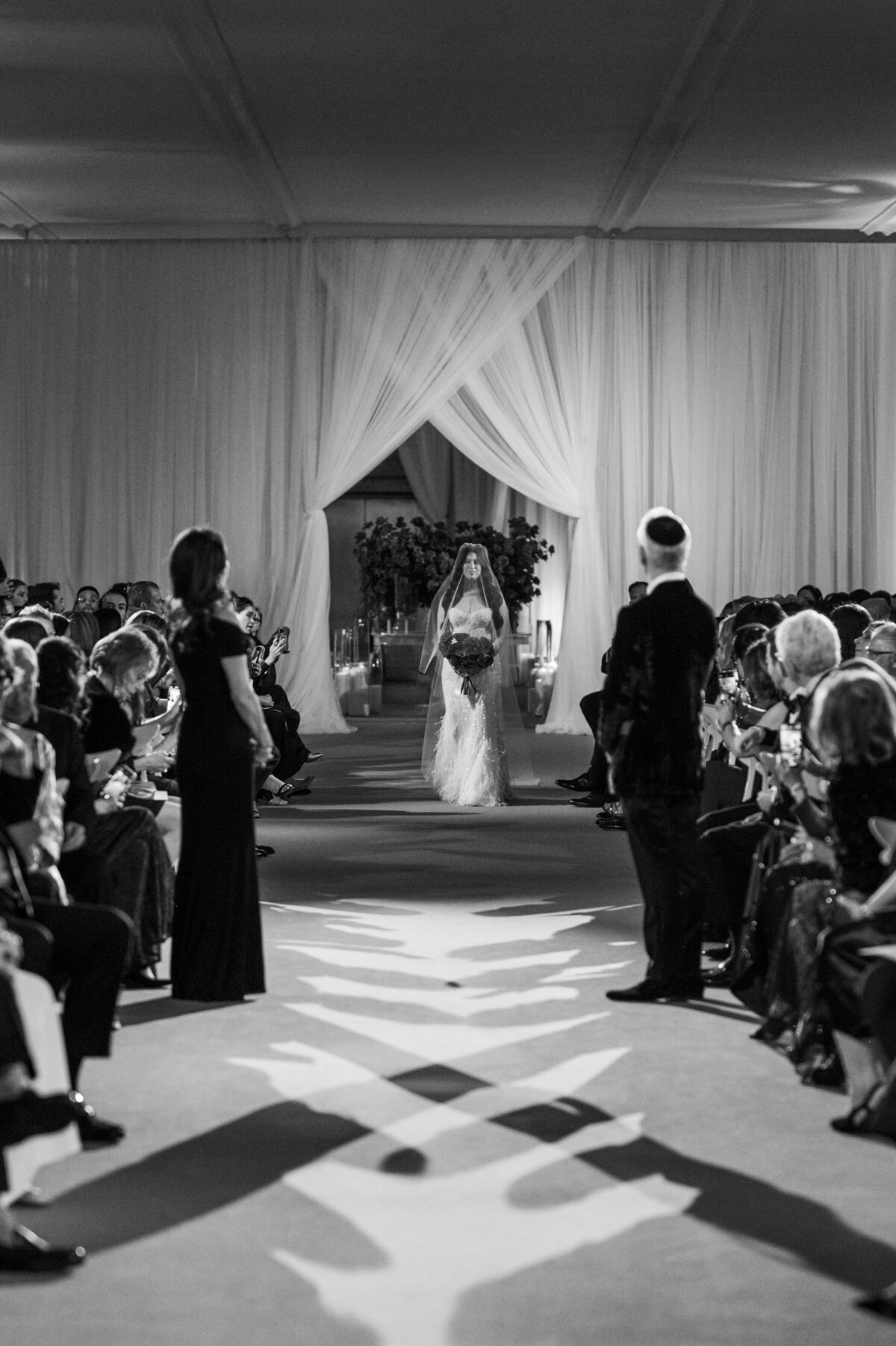 515-A-Luxurious-Red-Themed-Wedding-in-Toronto-Capturing-Timeless-Elegance-30