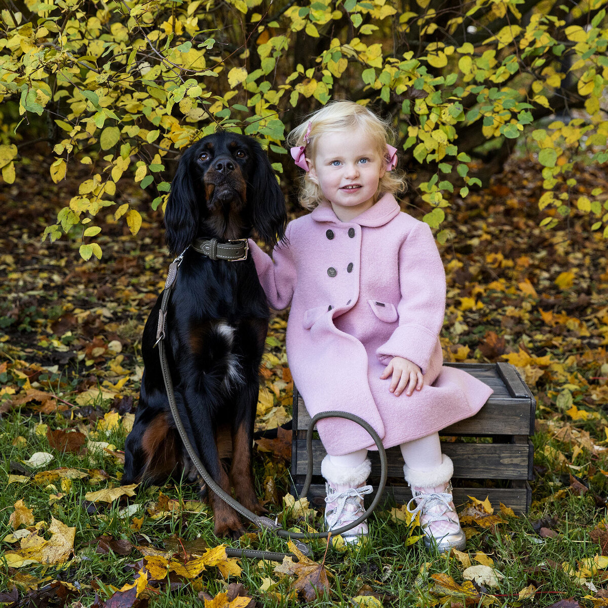 barnebilder-utefoto-utendørsfotografering-barnefotograf-hund