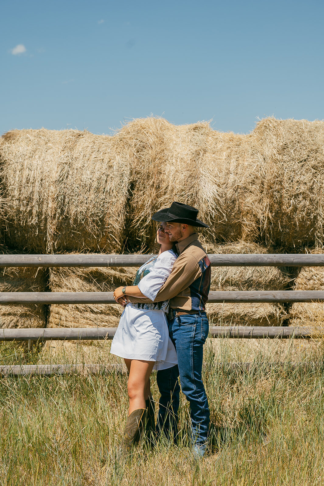 presley-gray-photo-haybale-forest-montana-elopement-7781