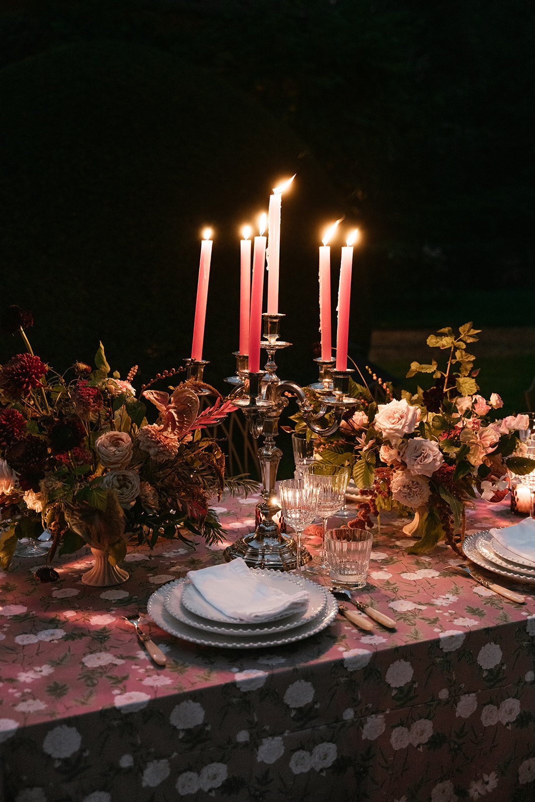 Wedding_Château _France_florist_trend _2025_maximalist_flowers_Capucineatelierfloral38