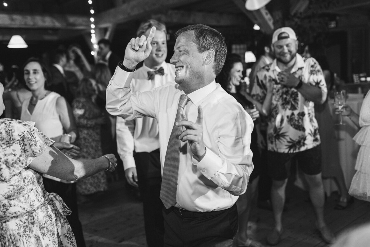 Vermont-Luxury-Wedding-Photographer-Reception-Party_331