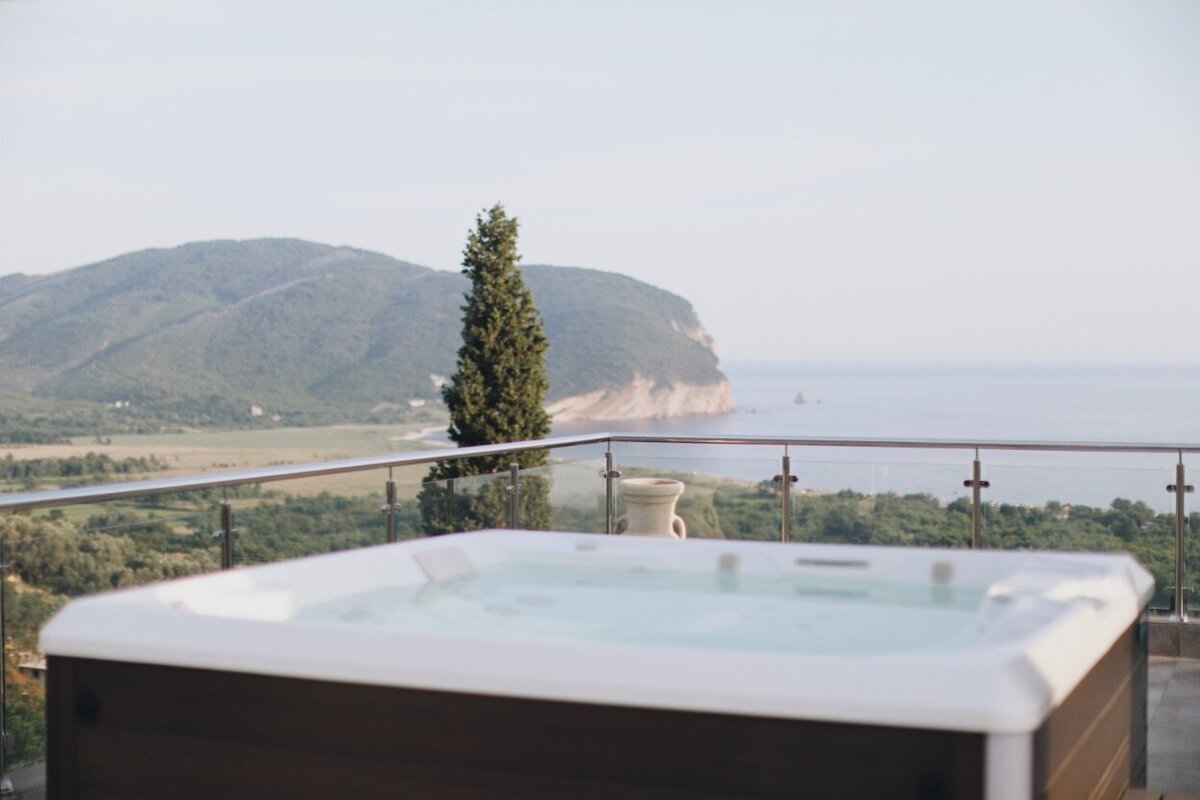 jacuzzi-terrace-retreat