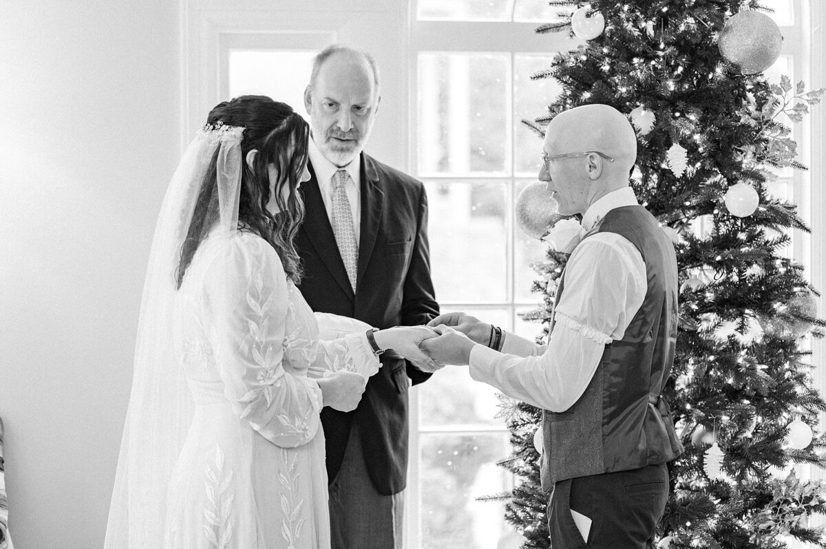 oakdale-inn-martinsville-va-winter-wedding-elsa-judkins-photography_1811