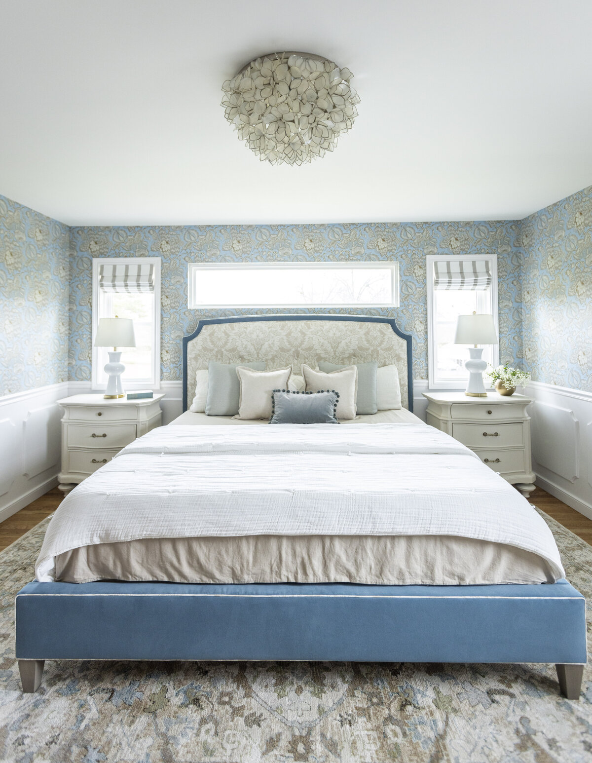 king-size-bed-blue-and-white
