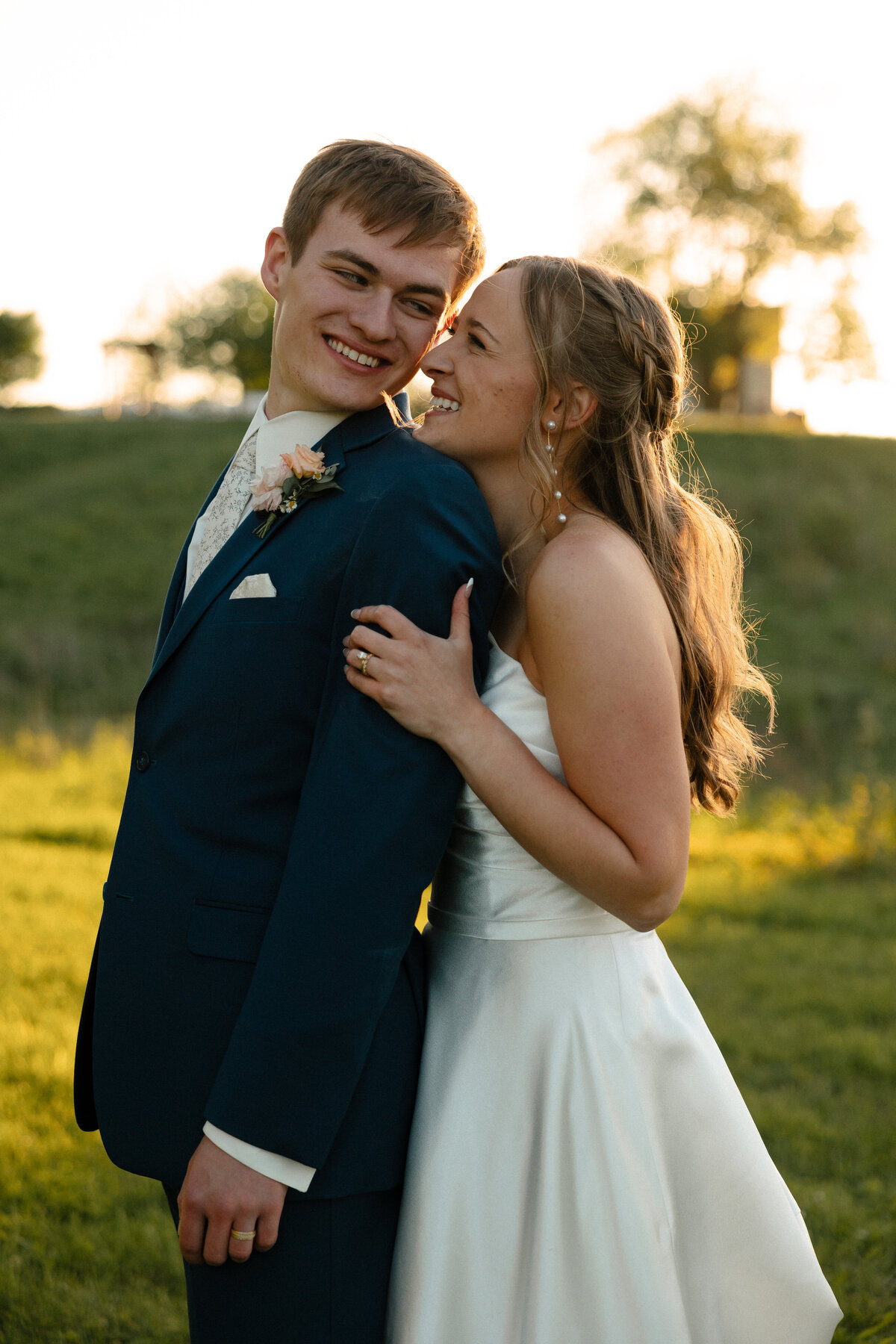 Sydney and Brant's Rustic Midwest Wedding Photography-706