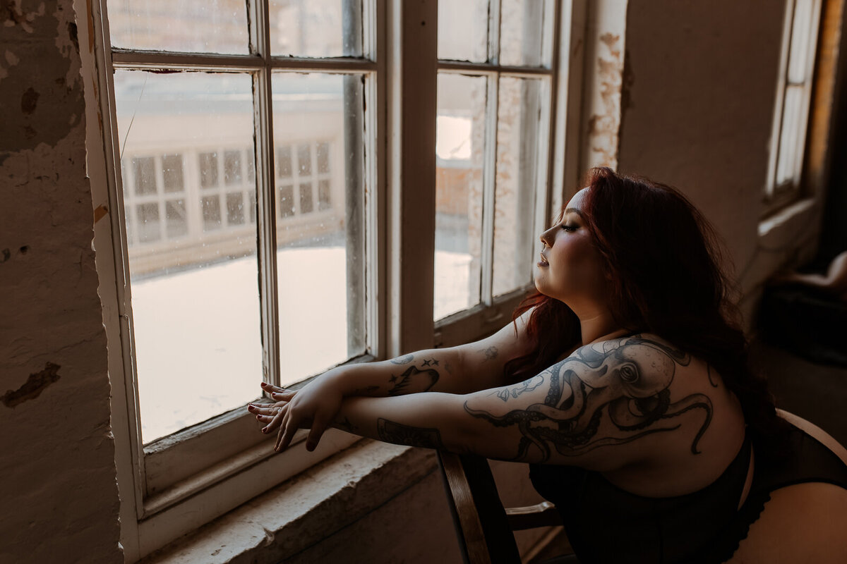 Vegas boudoir studio embracing all woman.