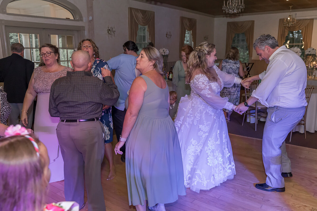 Detroit-Michigan-Wedding-Photographer-Amber-and-Patrick-35