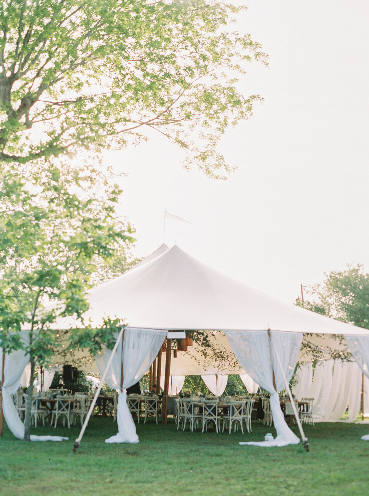 Emily March Photography Wilmington, North Carolina and Destination Wedding Engagement Photographer Heirloom Photography for Memorable Gatherings Light Airy Sentimental Imagery Images Weddings WeinsWedding_0724