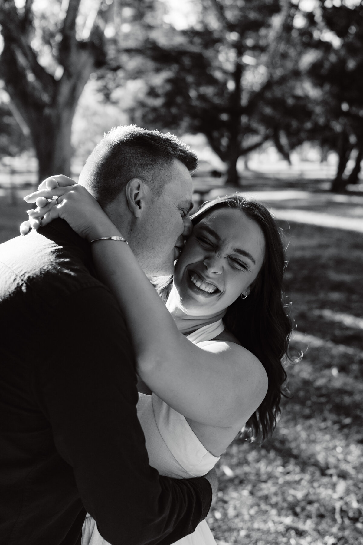 romantic-engagement-photos-melbourne