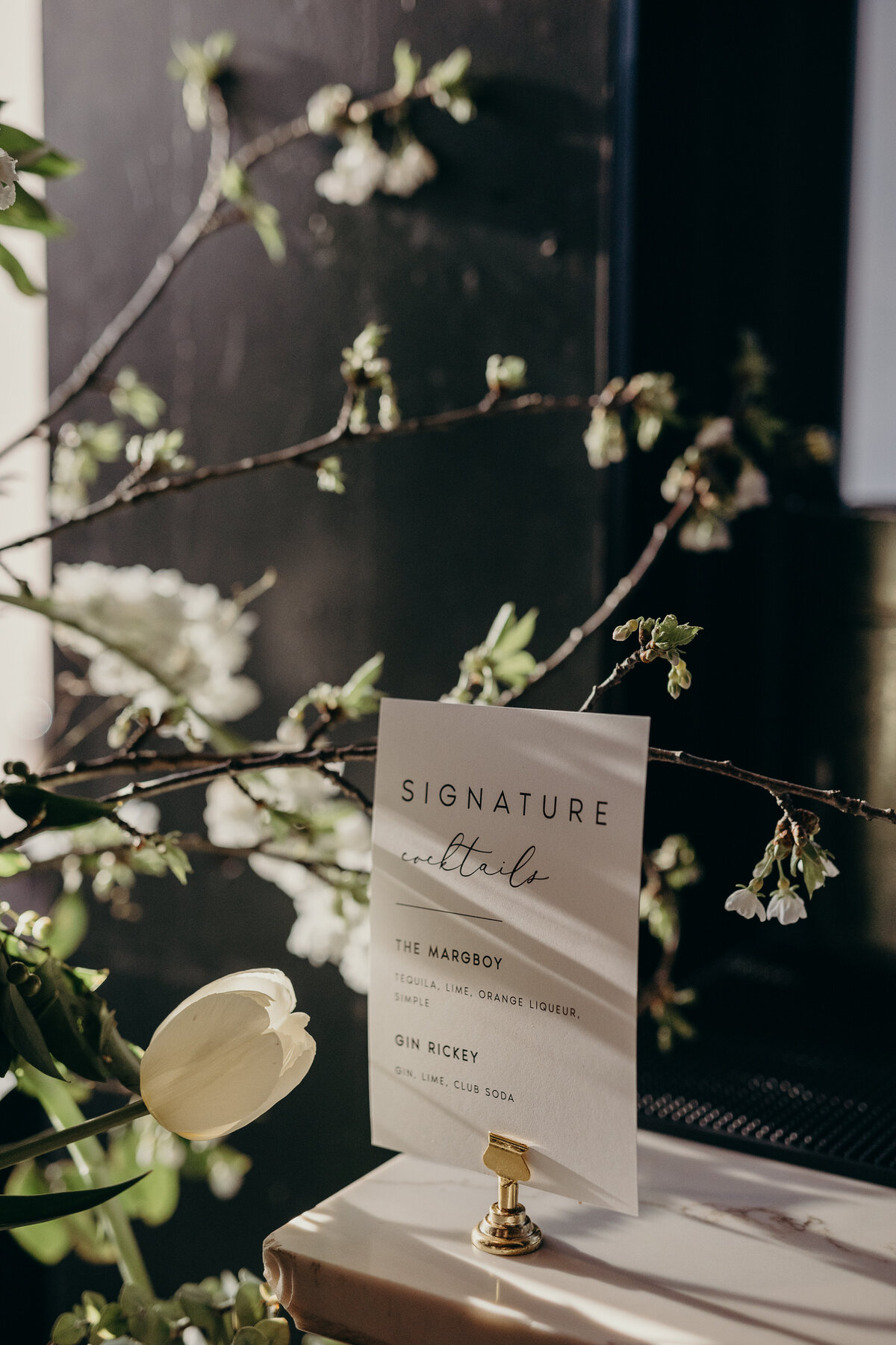 Natural-Light-Filled-Wedding-Flowers