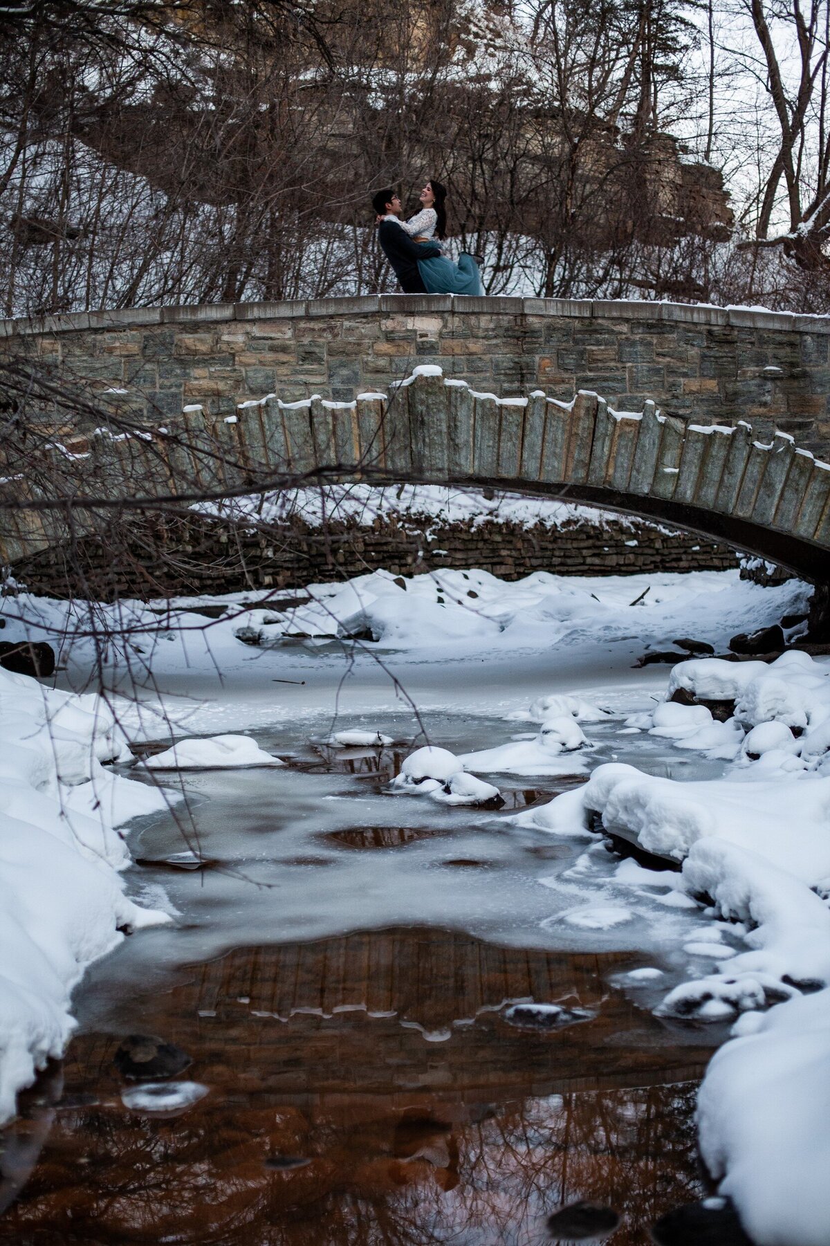 Minnehaha-Falls-Engagment-Winter-Saint-Paul-Minnesota-Andy-Hardman-Photography-2022-159