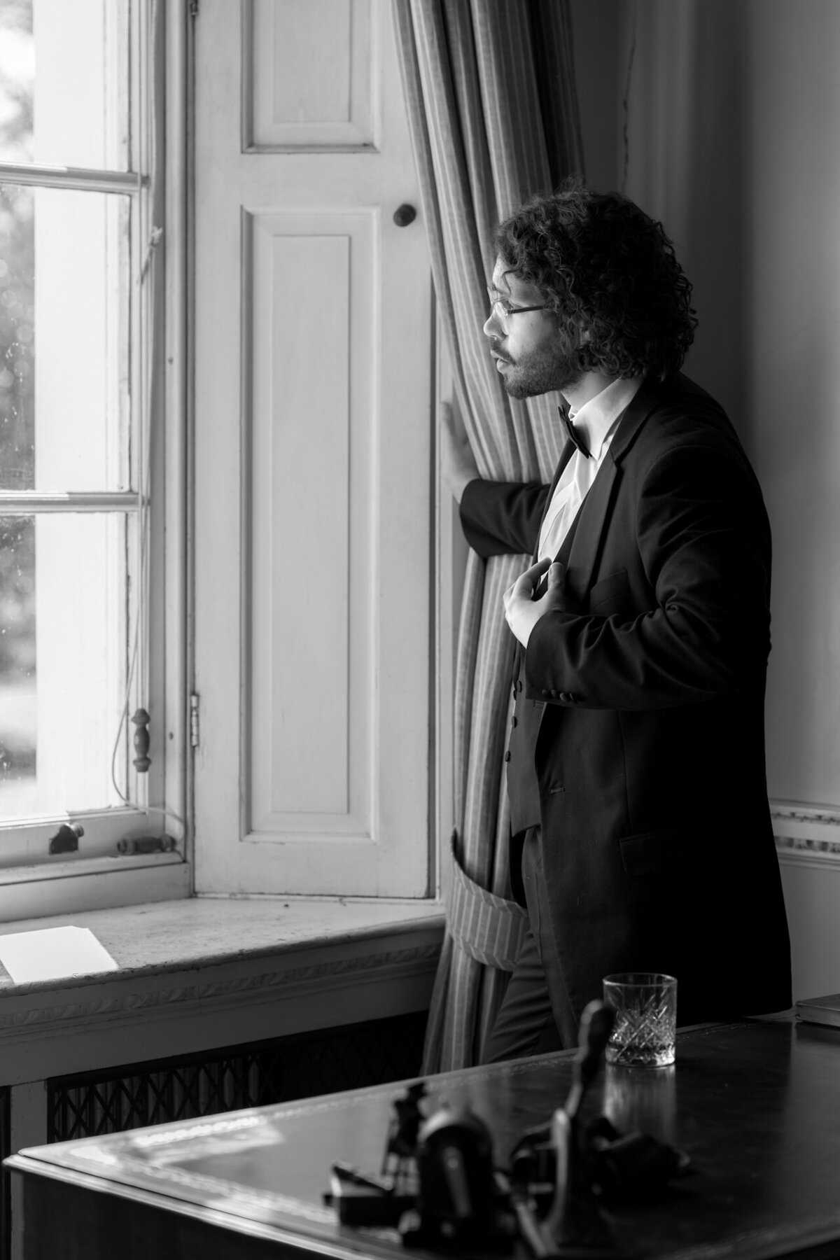 timeless-romantic-luxury-wedding-groom - London - photography