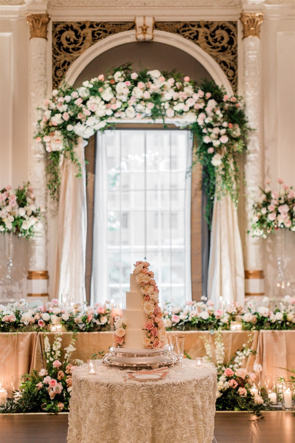Grand-Luxury-Fairmont-Olympic-Wedding-Flora-Nova-Design-Seattle-00096