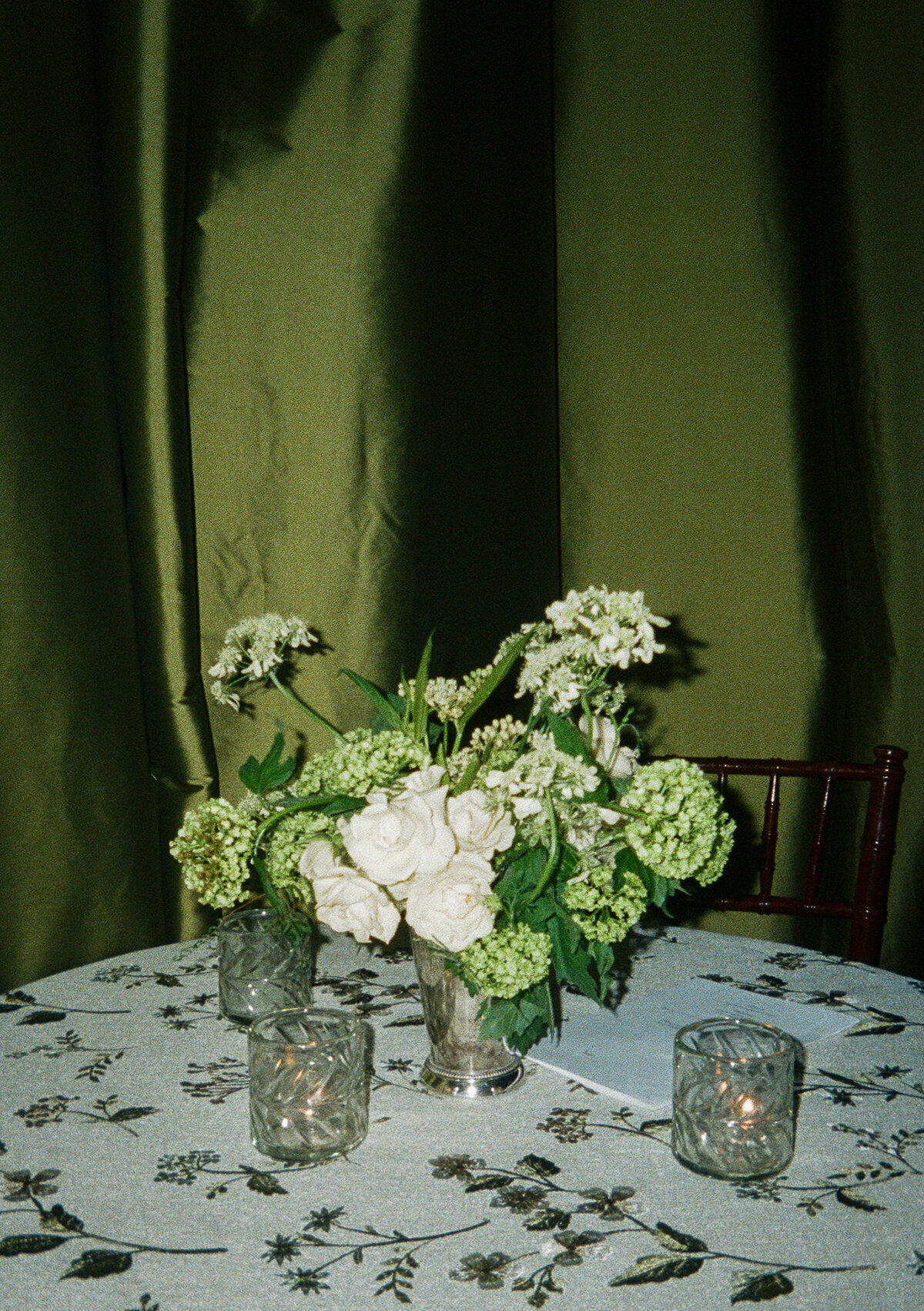 Classic Charleston Wedding on film by Sarah Bradshaw-007