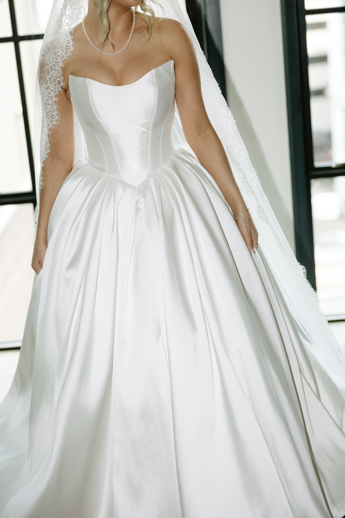 AveryPhillipsPhoto-Morgan+Dominic-DetroitInstituteofArtsWedding-65