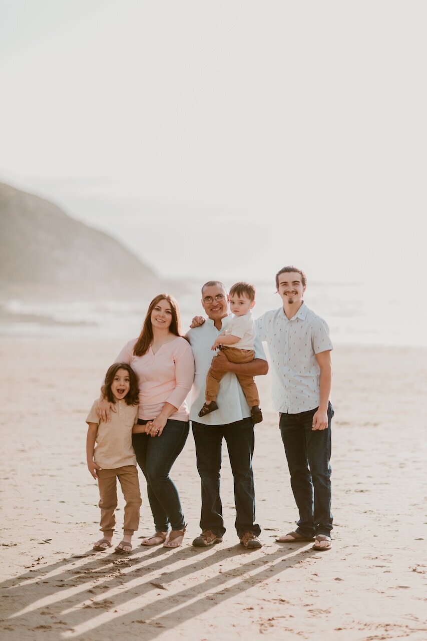 oregon-coast-sunset-beach-family-session-3