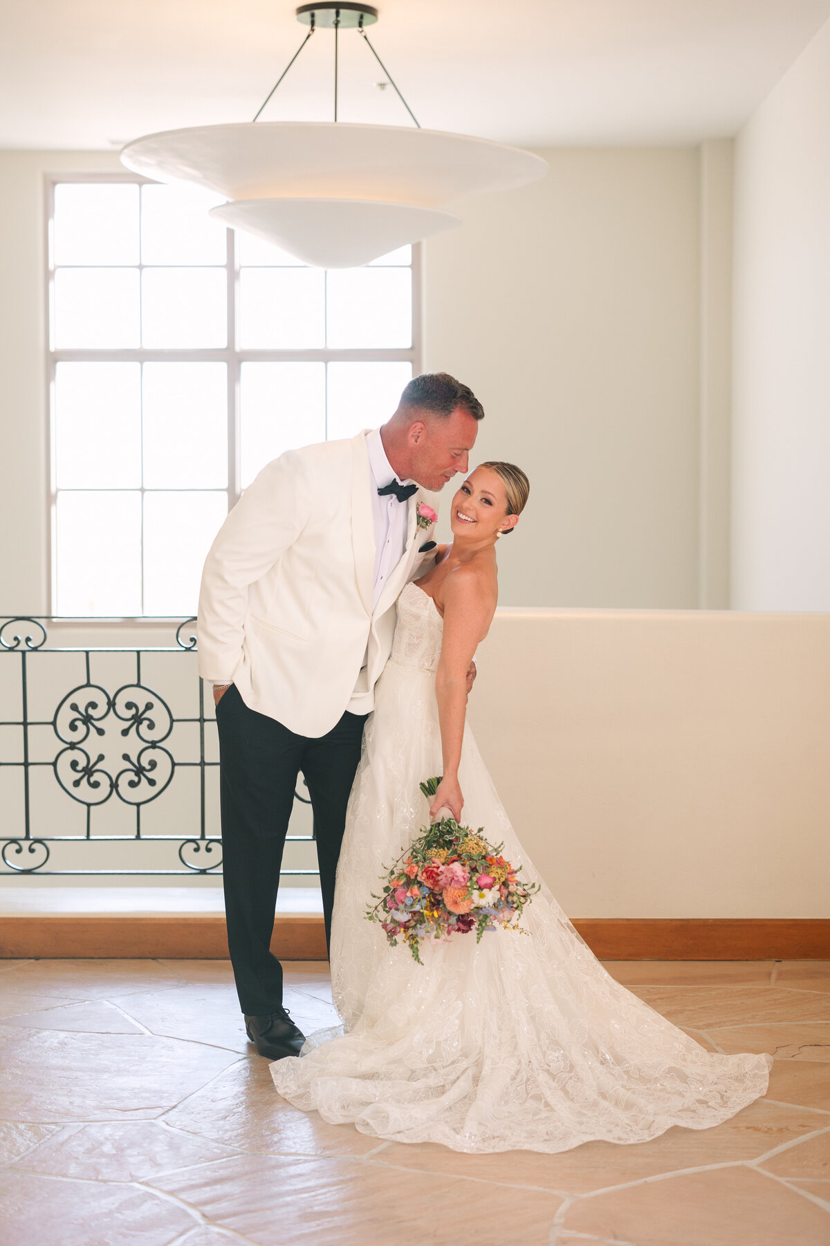 first-look-four-seasons-scottsdale-wedding