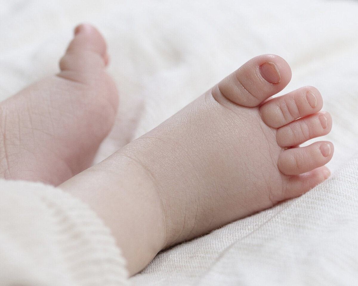 Cute baby feet picture.