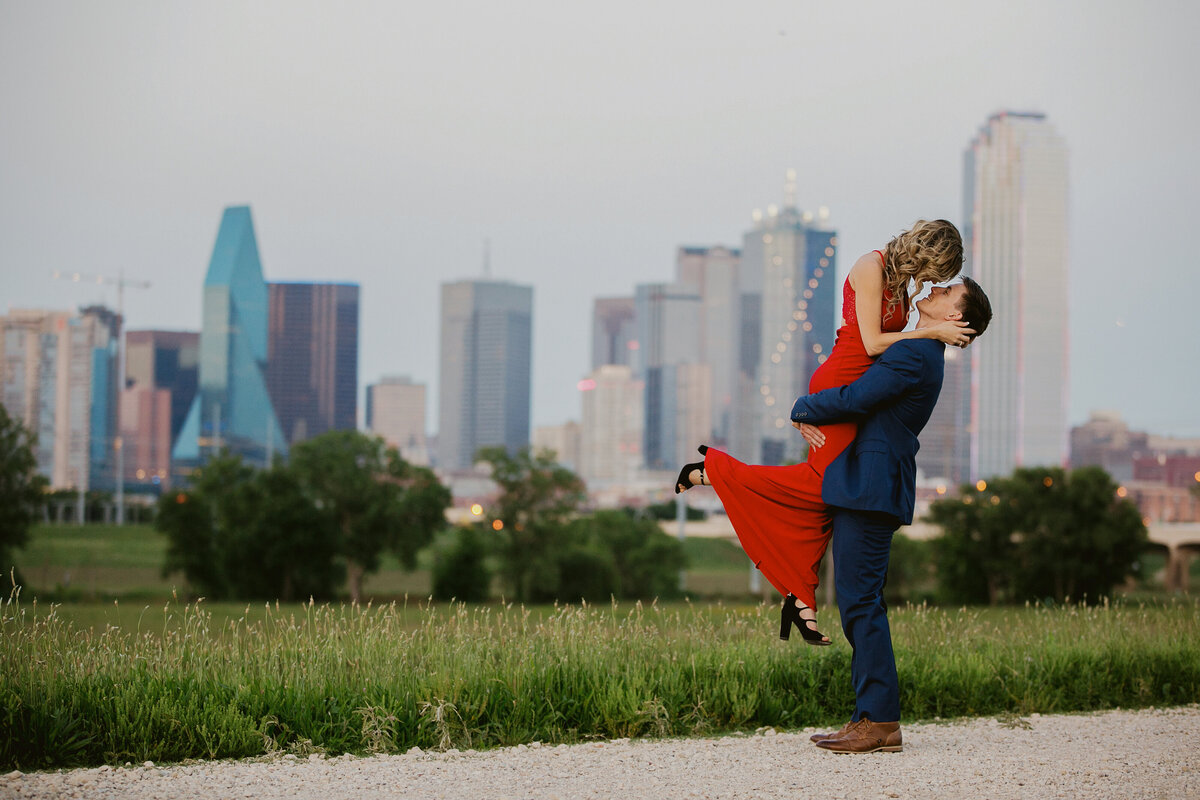 Dallas skyline engagement photos Hampton Morrow 0052