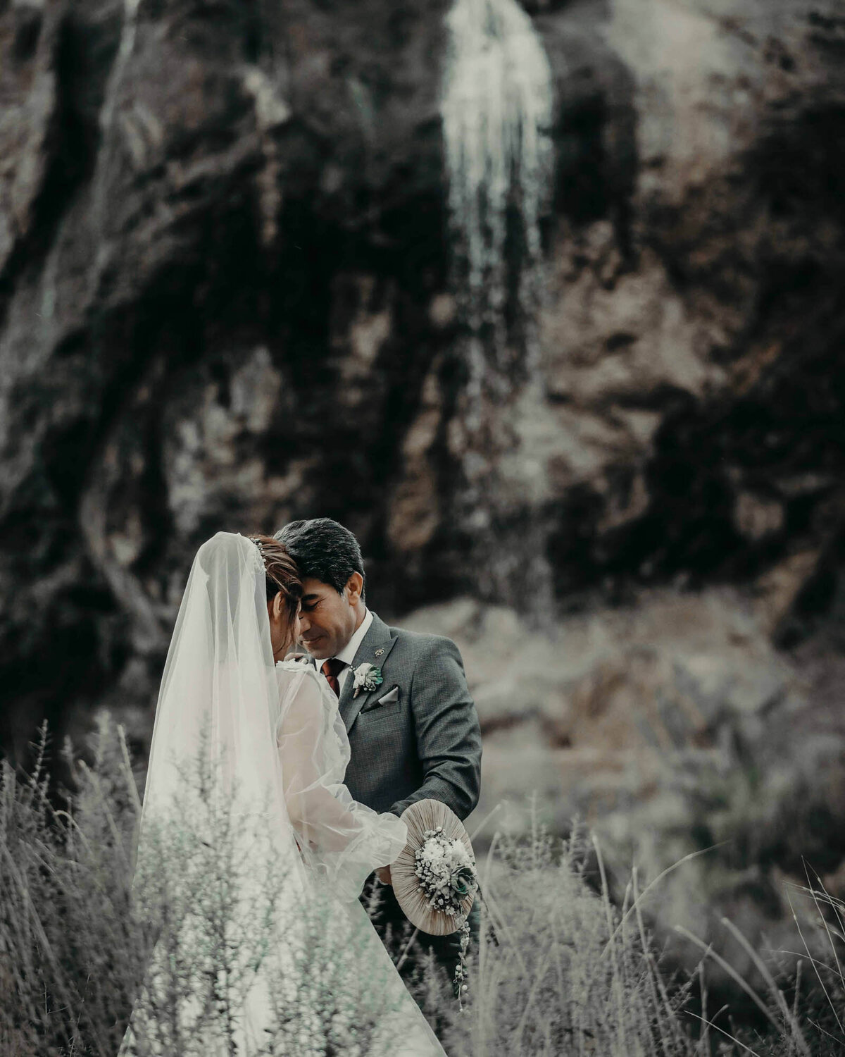 wedding-couple-waterfall