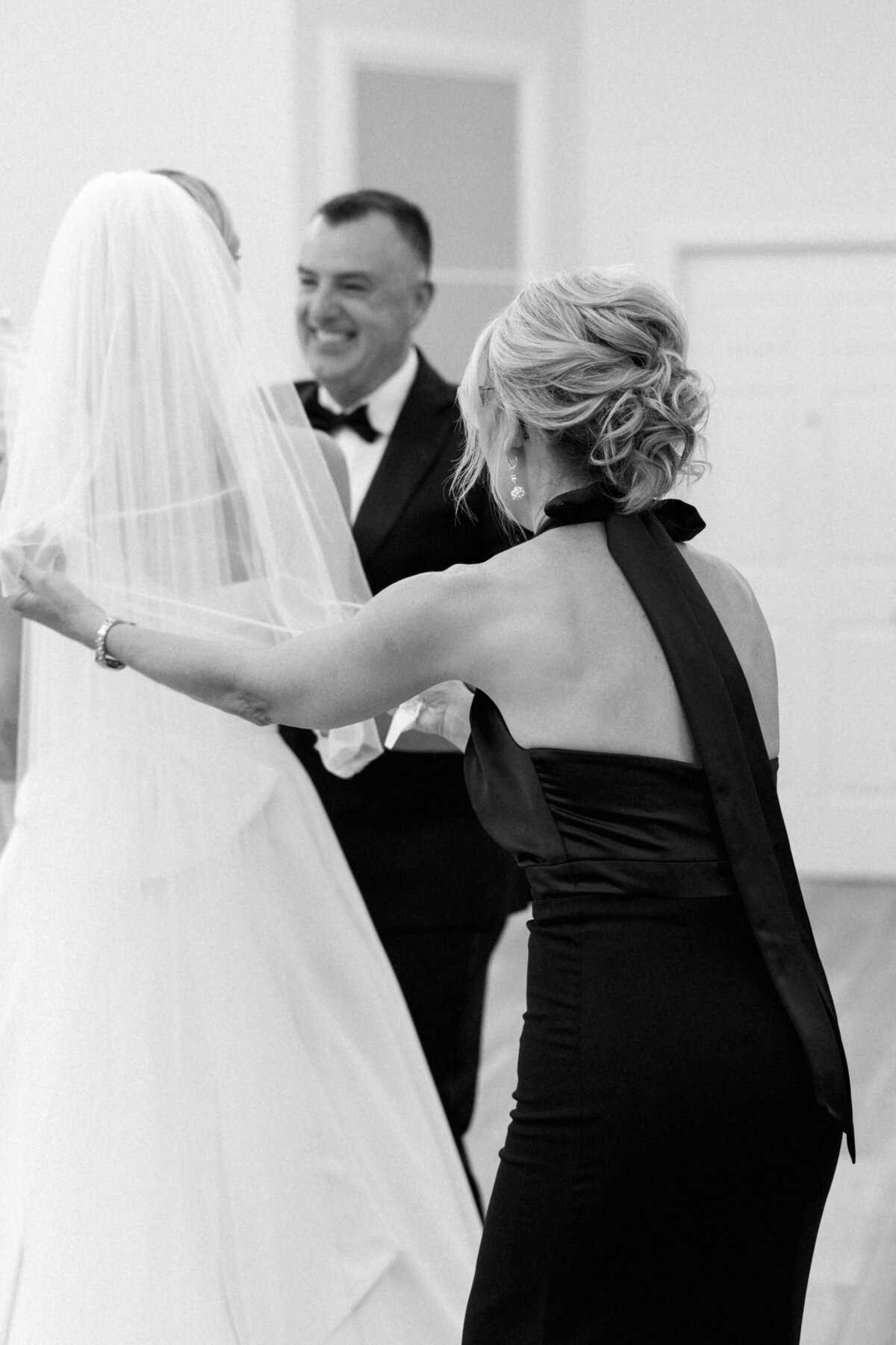 brittany-pannebaker-tampa-florida-destination-wedding-photographer-wedding-chandler-and-cole-tampa-harborside-chapel-258