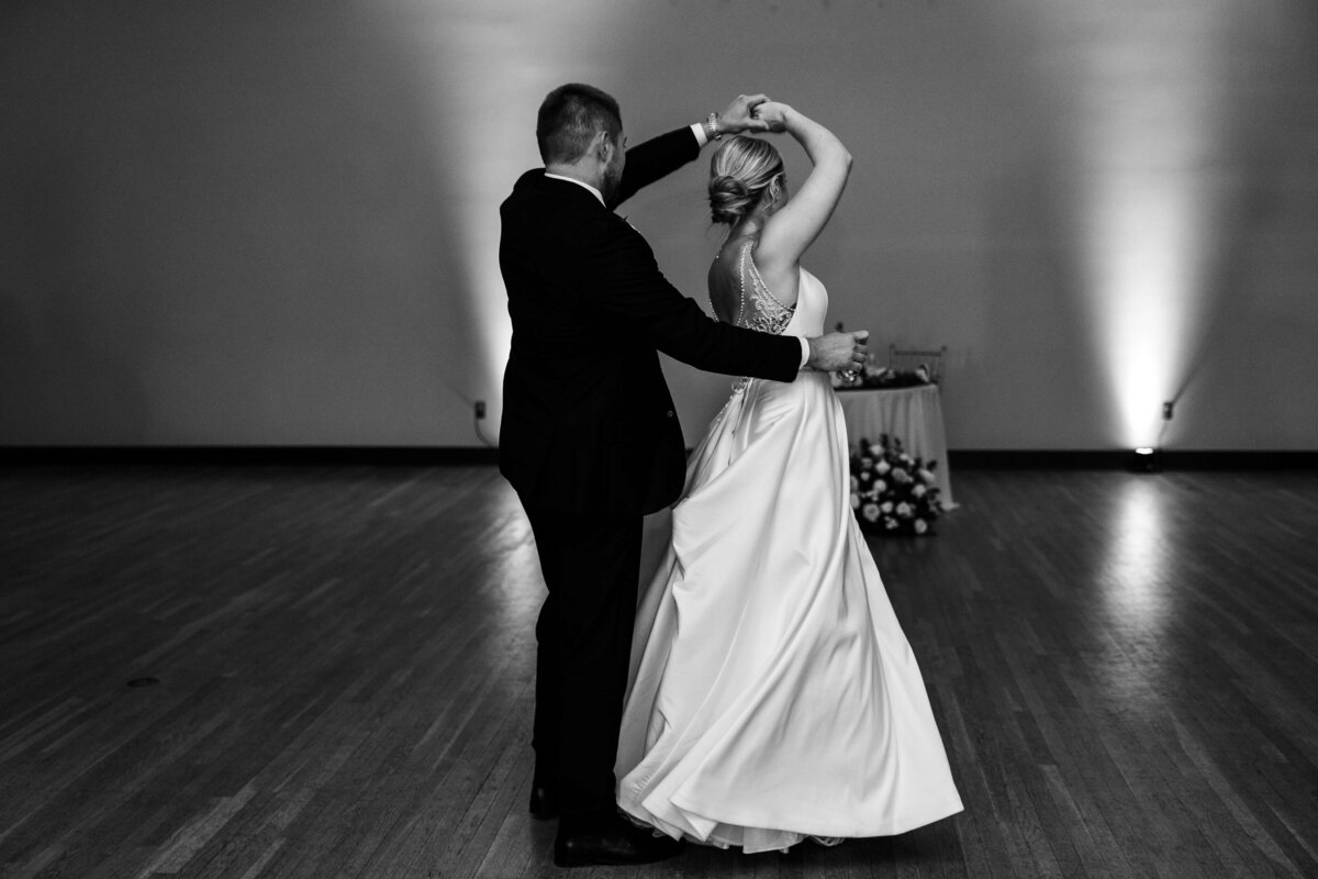 the-center-cincinnati-wedding (19)