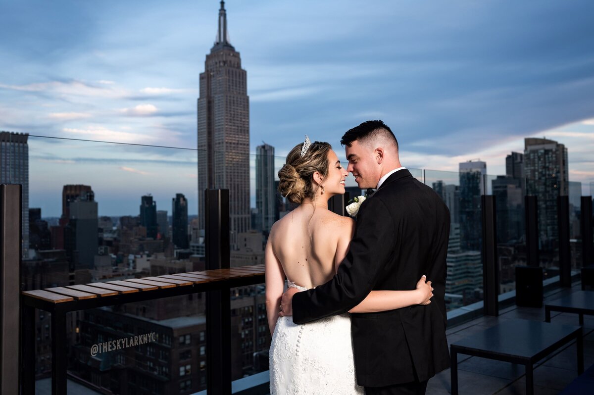 emma-cleary-new-york-nyc-wedding-photographer-videographer-venue-the-skylark-10