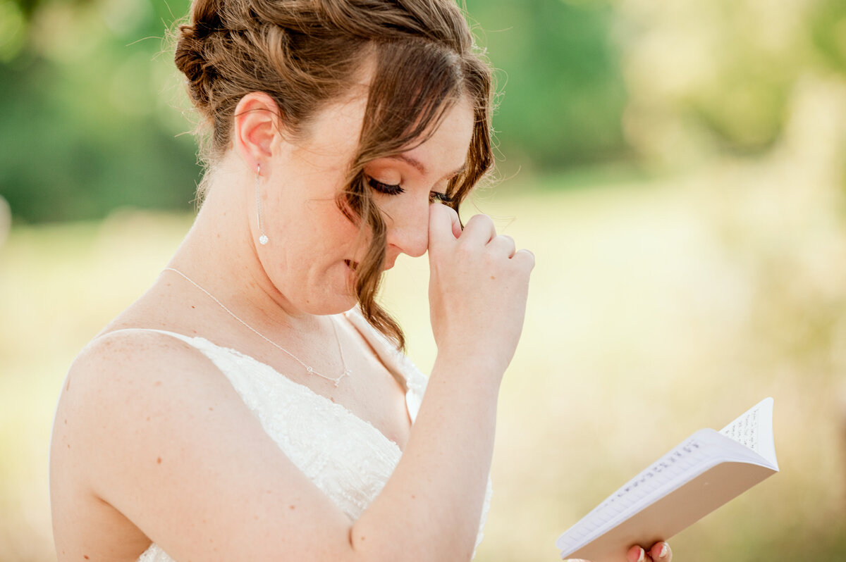 8149-Wedding at The Grands at Mulligans in Sartell Minnesota- Wedding Photographer Nicole Hollenkamp