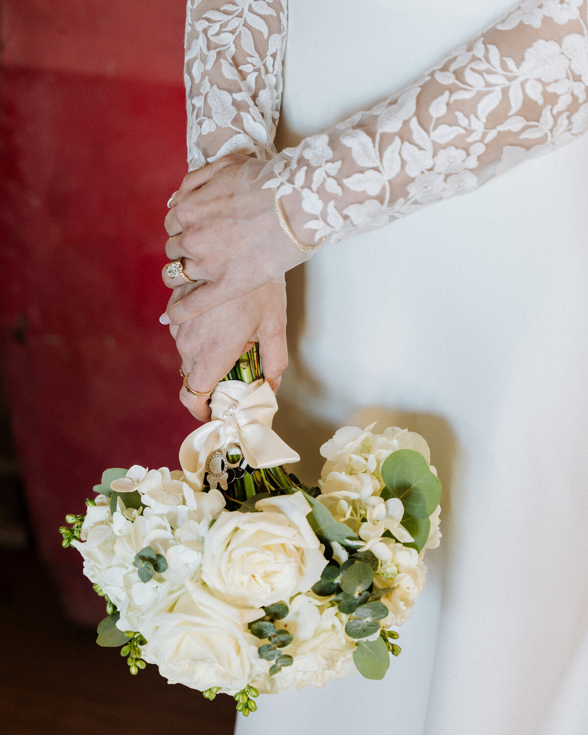 bride holding a bouquet of flowers