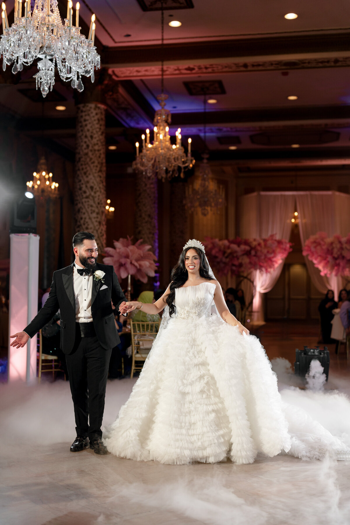 Berlez-Aspen-Avenue-Chicago-Wedding-Photographer-Windy-City-Wedding-Dance-Fulton-West-Event-Christmas-Session-41