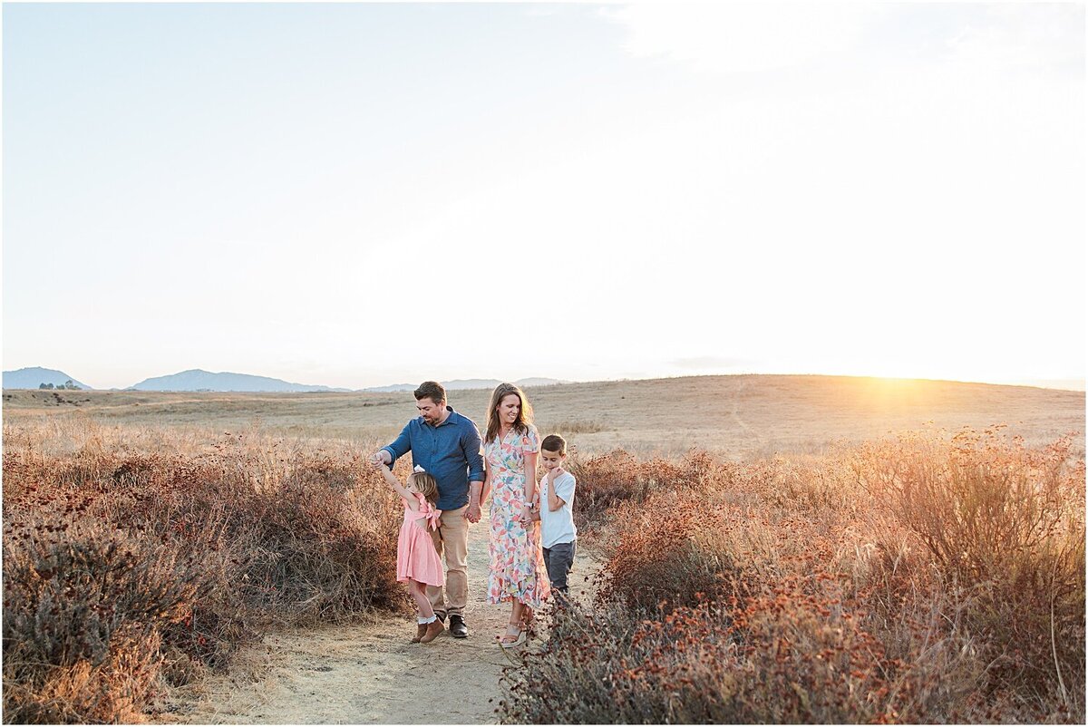 Family-Photos-in-the-Field-Southern-California_0011