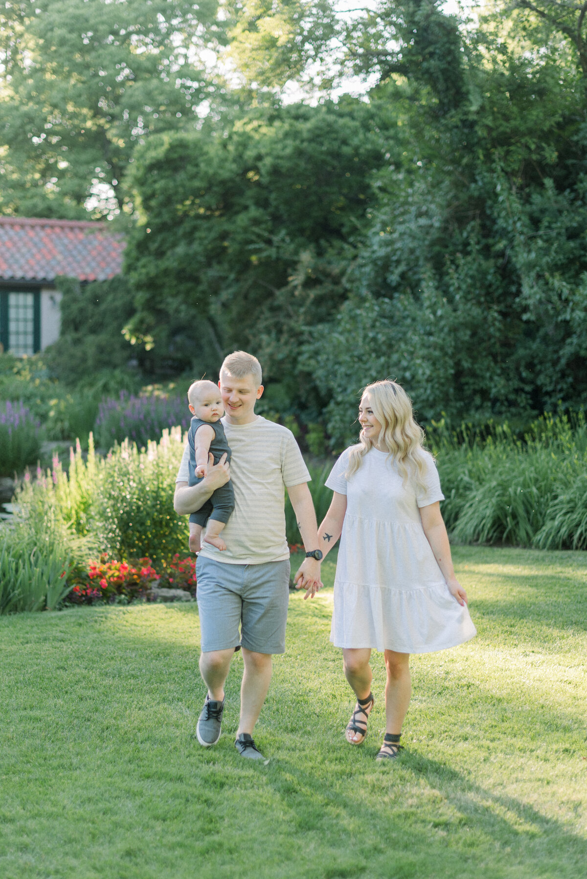 cassie-nichole-ohio-family-photographer-family-session-six-month-milestone-7