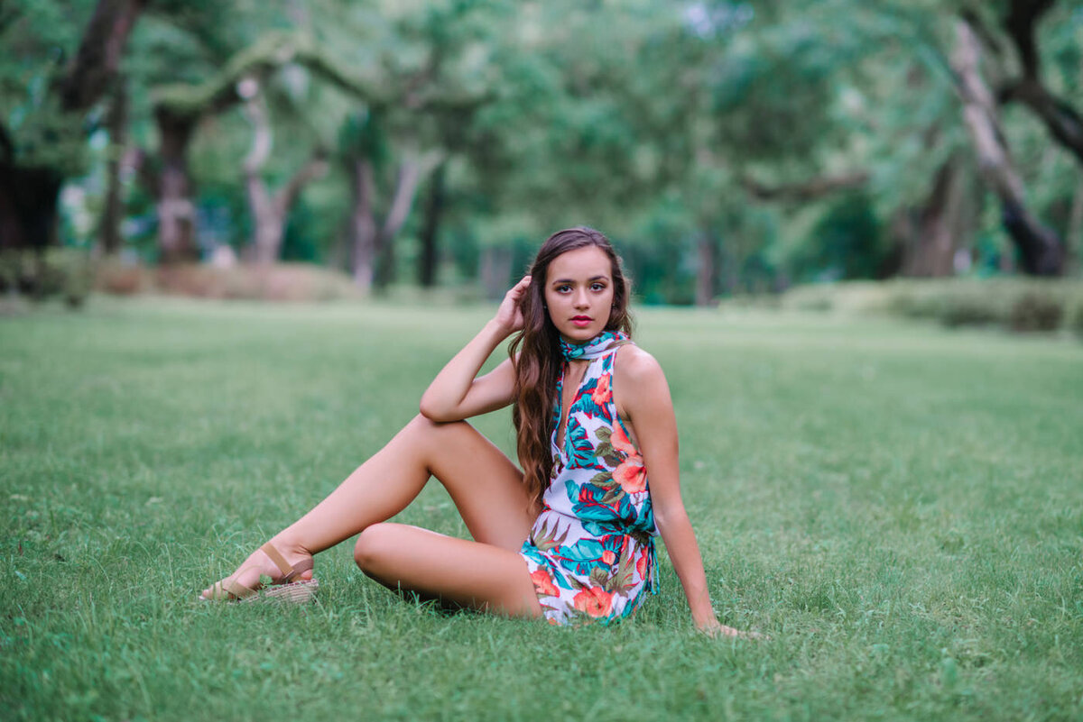 What to Wear to Senior Pictures in 2021-43
