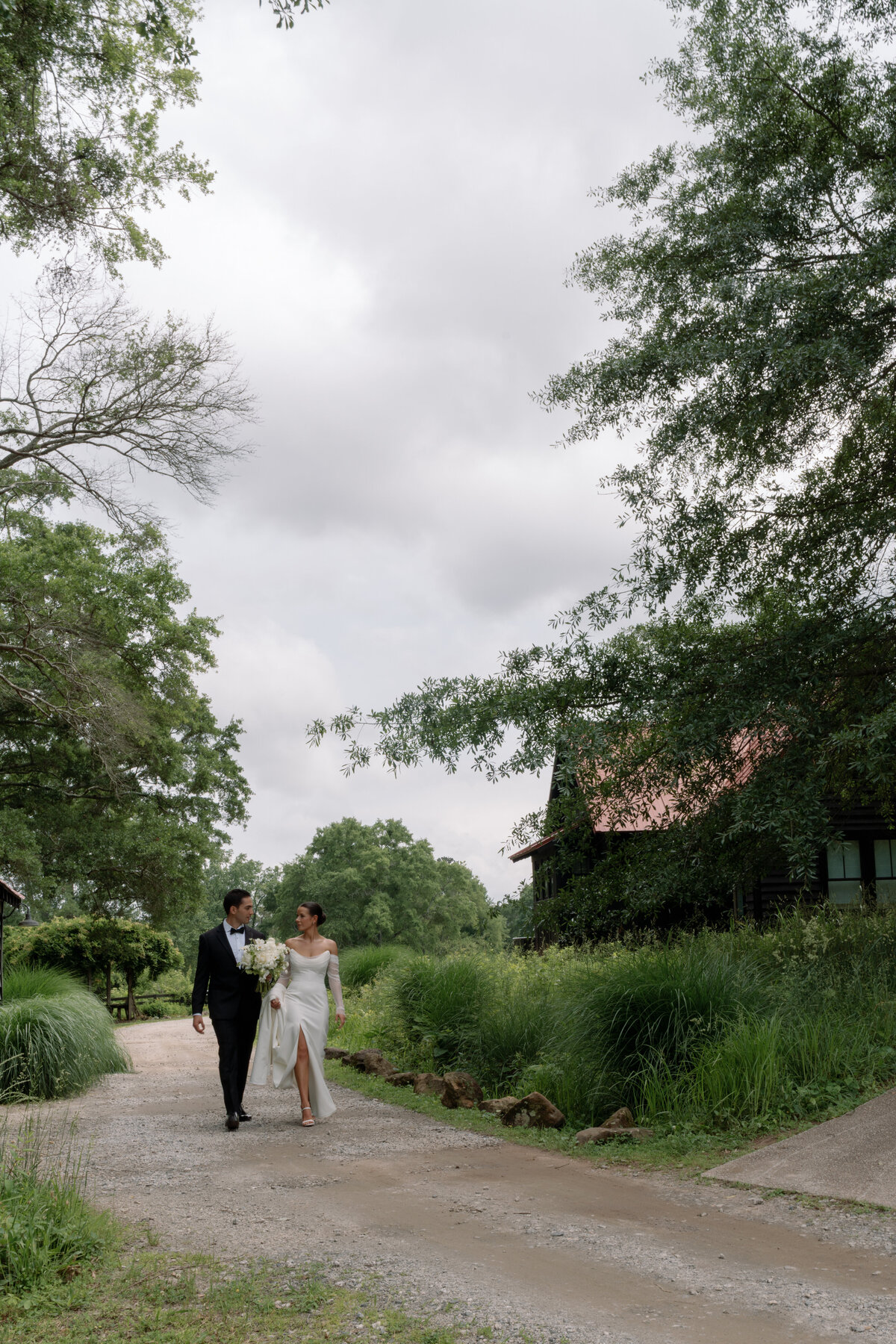Rachel-Pourchier-Photography-Wedding-Serenbe-destination-photographer_Rubin_Horse11