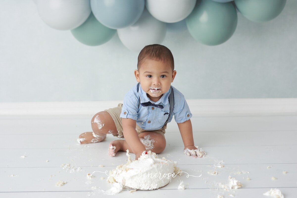 lehigh-valley-photographer-lori-generose-lg-photography-first-birthday-cake-smash-boy-monroeville-pa