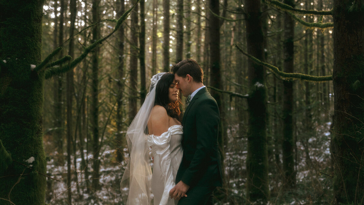 bc-vancouver-island-elopement-photographer-taylor-dawning-photography-forest-winter-boho-vintage-elopement-photos-50