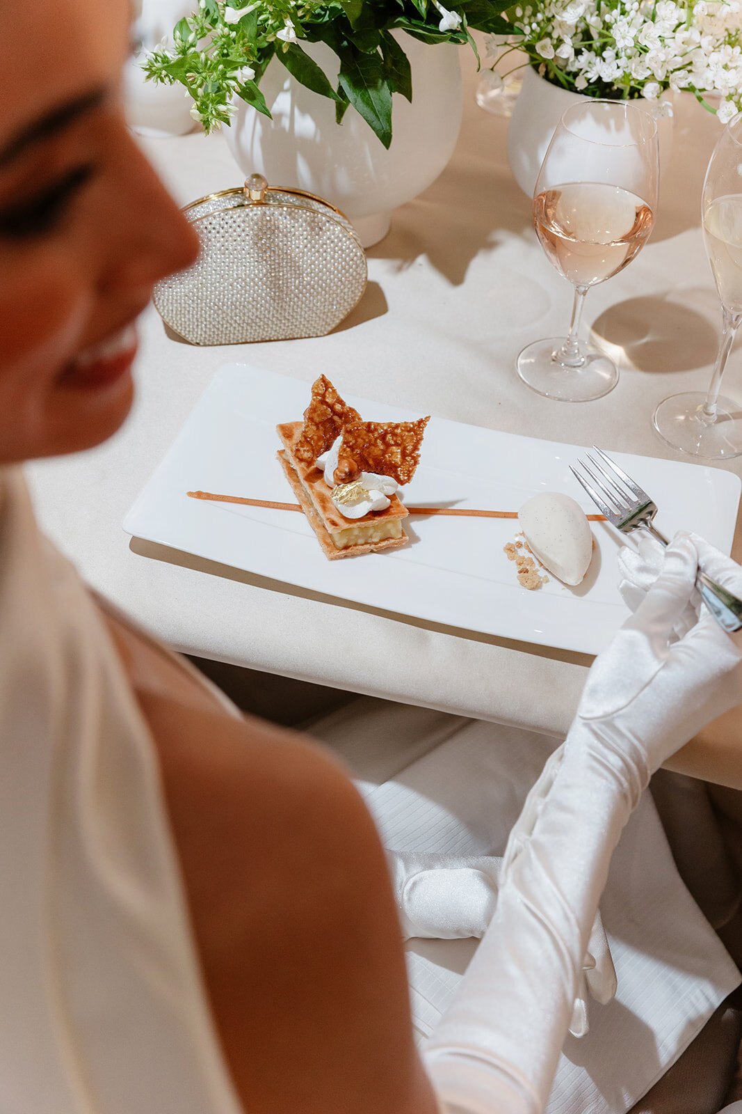Neutral and simple wedding dinner