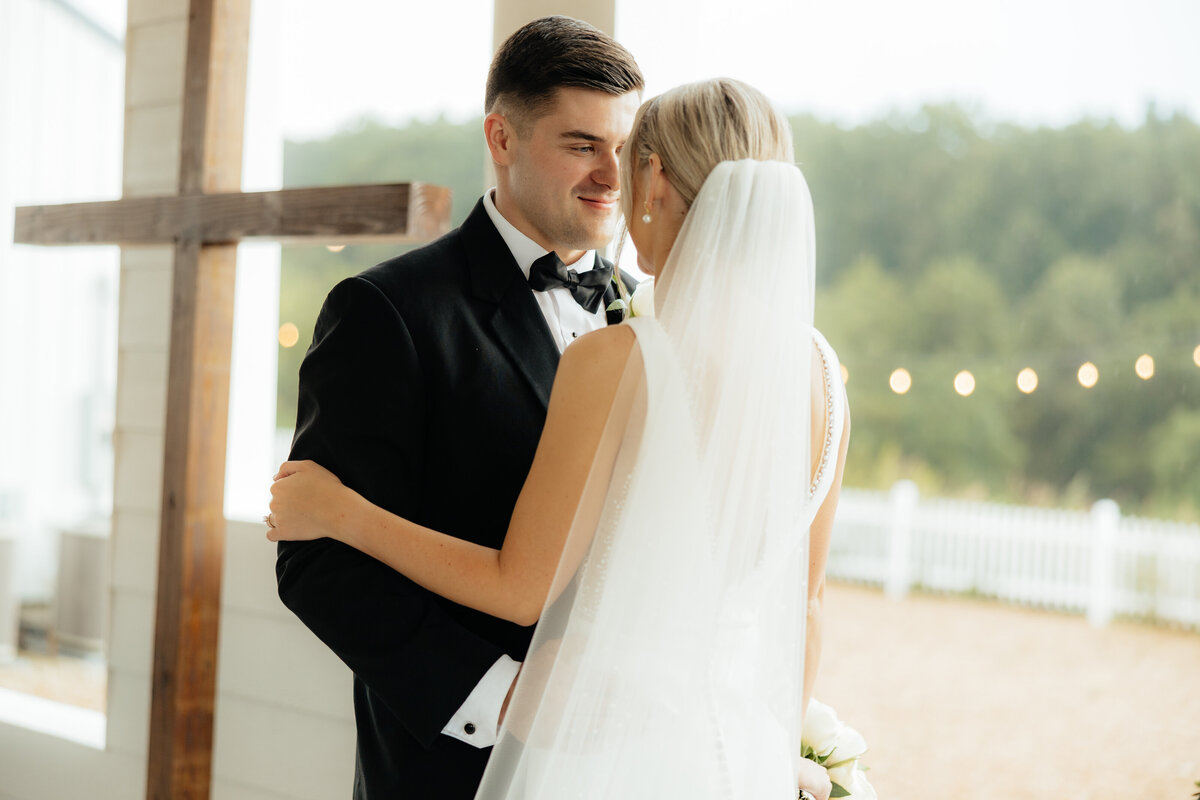 BENEATHTHESPRUCE-SOUTH-DAKOTA-WEDDING-PHOTOGRAPHER-AND-VIDEOGRAPHER-3615