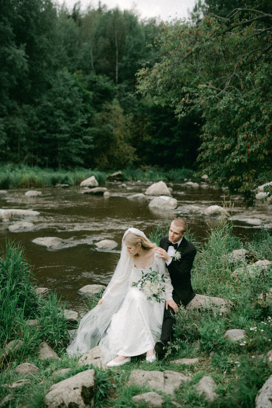 Wedding photo of an Intimate and romantic wedding  photography session in Porvoo by photographer Hannika Gabrielsson
