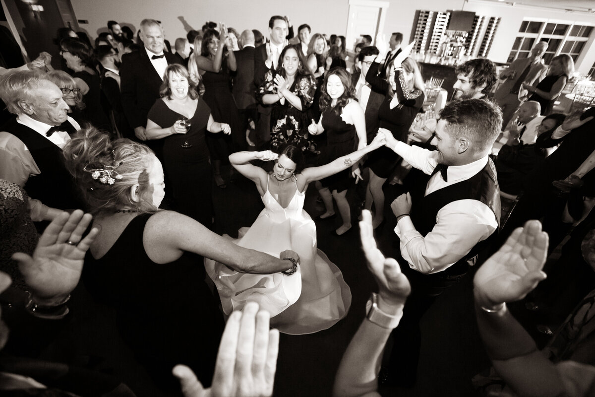 loudoun-studios-wedding-bluemont-blue-valley-vineyards-virginia00035