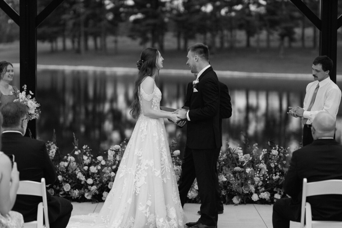 kraber-the-gathering-grounds-iowa-wedding-113