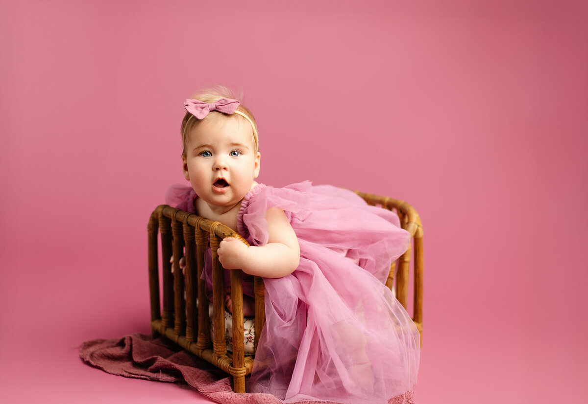 best Farmington AR baby photographer, milestone sessions Farmington AR, cake smash photographer Farmington AR