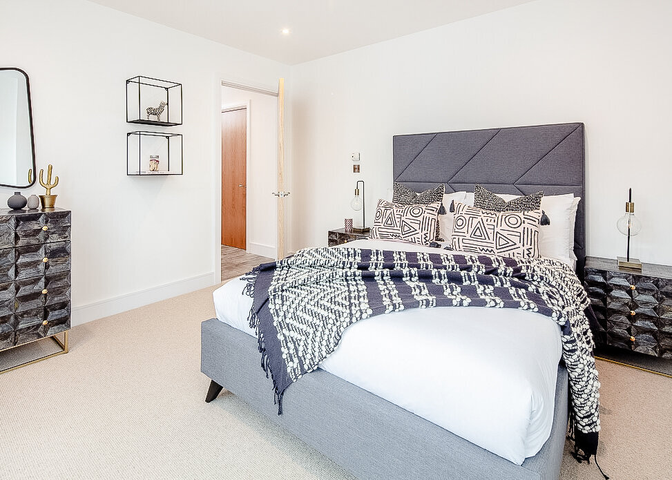 bedroom-interior-blue-white