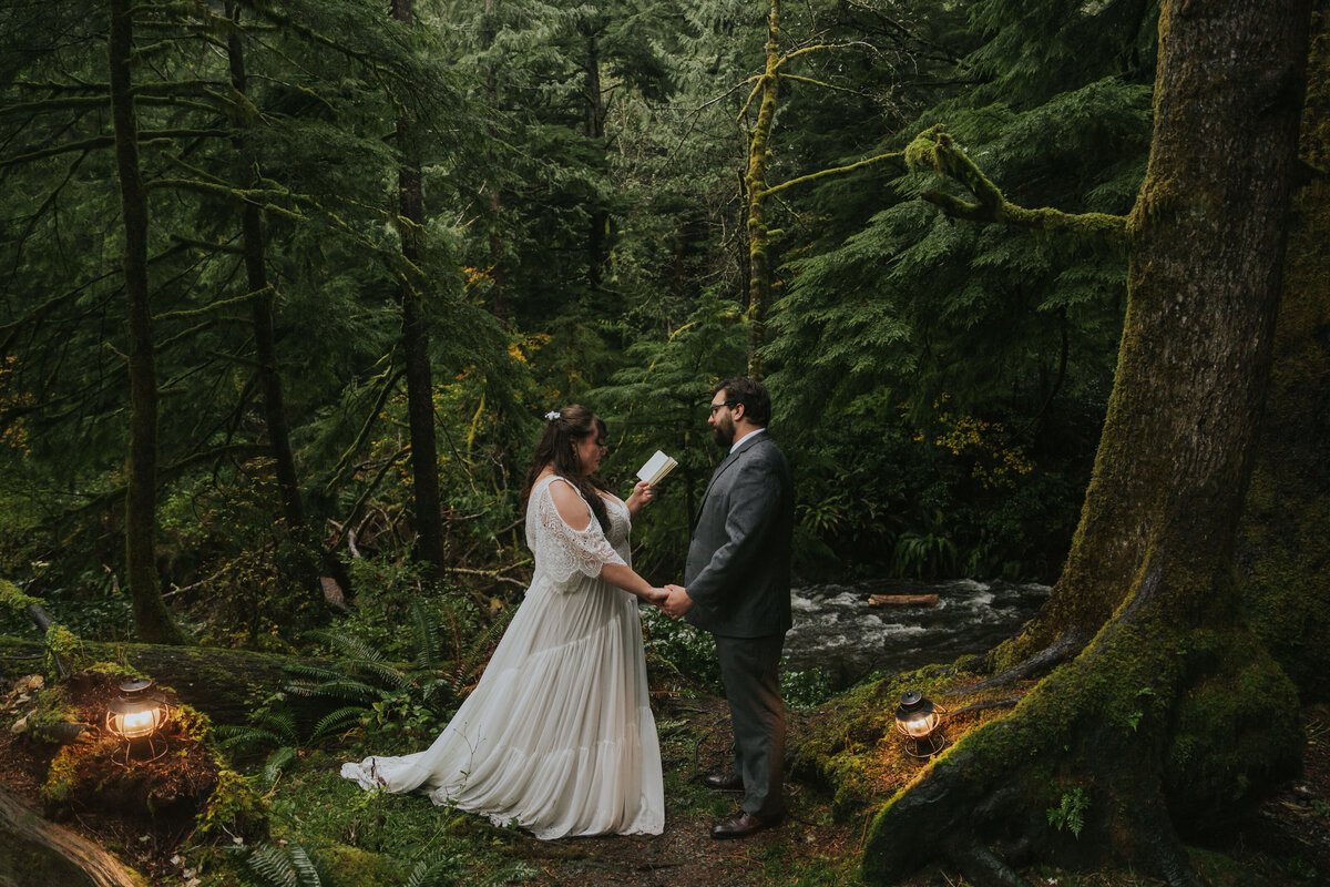 Marissa-Solini-Photography-Cannon-Beach-Rainy-Forest-Elopement-Dylann&Roy-1