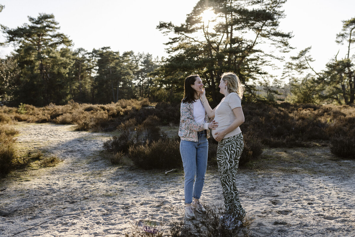 WEB - Merel en Iris Zwangerschapsshoot Soesterduinen | Samantha Bosdijk Photography-29